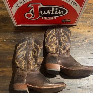 Justin Boots Tan Distressed Vintage Goat Western Boots-Size 8.5 EE, Men’s